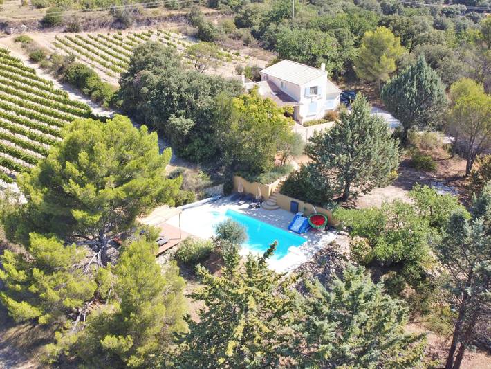 Location de vacances pour 9 personnes, avec Terrasse et Jardin à Saint-Pierre-de-Vassols