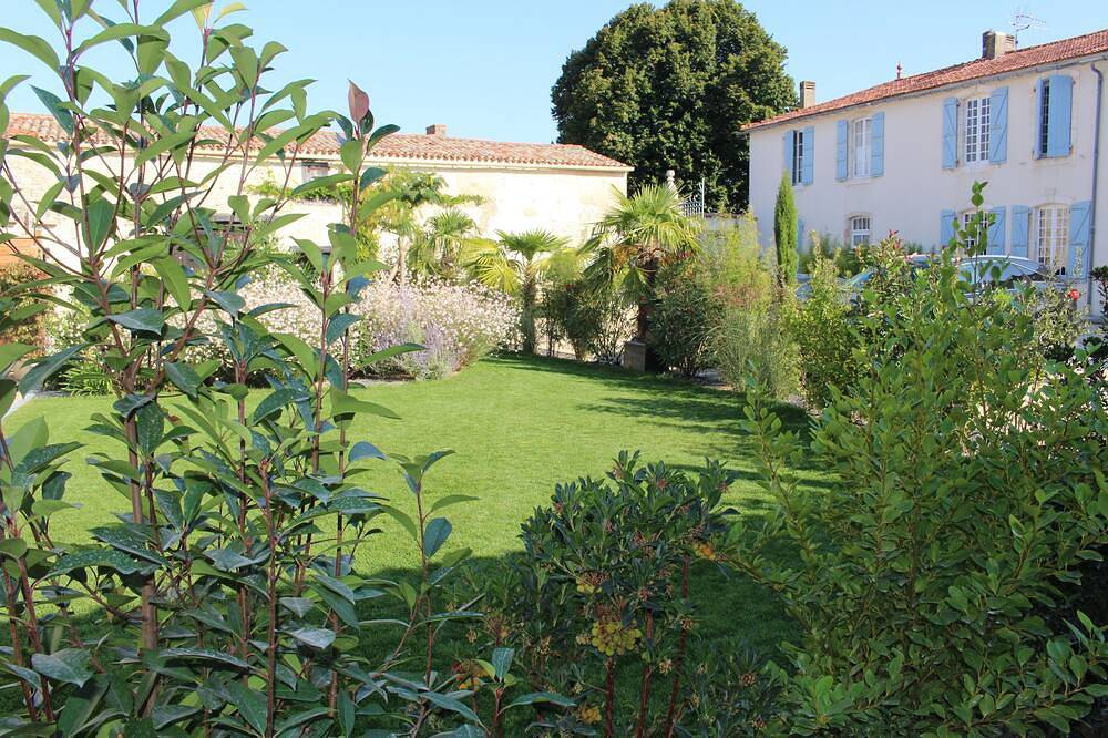 A 20 km de la Rochelle grand gîte de 160 m2 - 6 personnes in Aigrefeuille-d'Aunis, Région de Rochefort