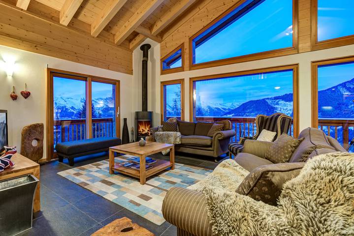 Chalet für 10 Personen, mit Terrasse in der Schweiz - 2