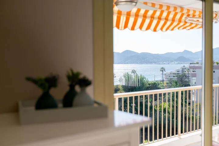 Apartamento de vacaciones para 4 personas, con terraza además de vistas y piscina - 1