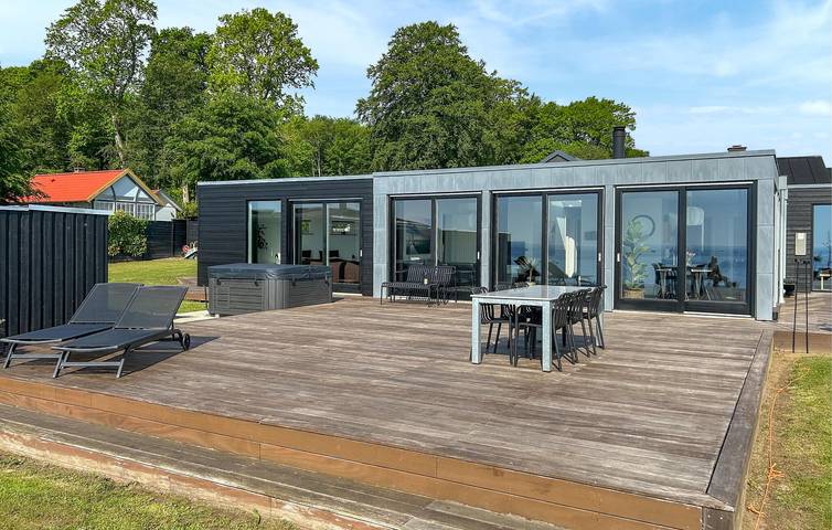 Ferienhaus für 6 Personen, mit Whirlpool und Terrasse sowie Garten und Sauna in Kelstrup Strand - 2