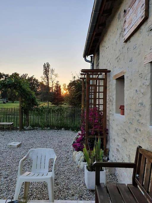Location de vacances pour 6 personnes, avec terrasse et jardin à Cubnezais - 3