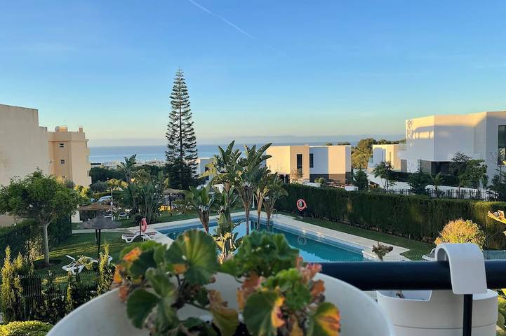 Maison de vacances pour 4 personnes, avec balcon ainsi que jardin et piscine - 1