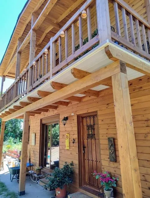 Chalet para 10 personas, con vistas además de piscina y jardín - 1