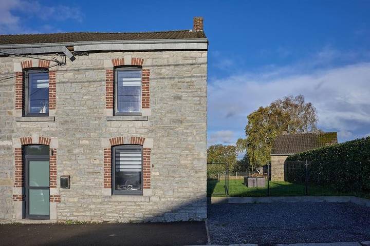 Location de vacances pour 8 personnes, avec jardin dans Soy