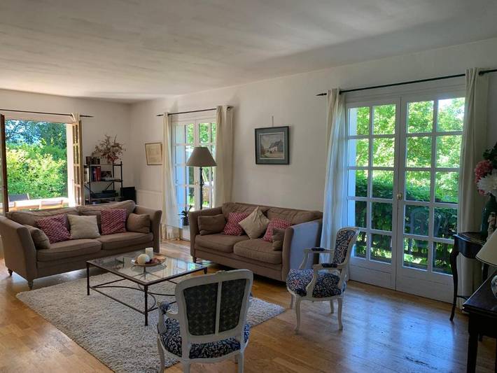 Location de vacances pour 8 personnes, avec vue sur le lac et vue ainsi que piscine et jardin, animaux acceptés à Veyrier-du-Lac - 3