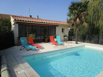Gîte pour 3 personnes, avec jardin et piscine à Vedène
