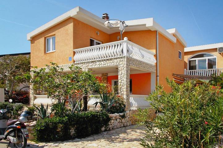 Vakantiewoning voor 3 personen, met Balkon/Terras in Vir