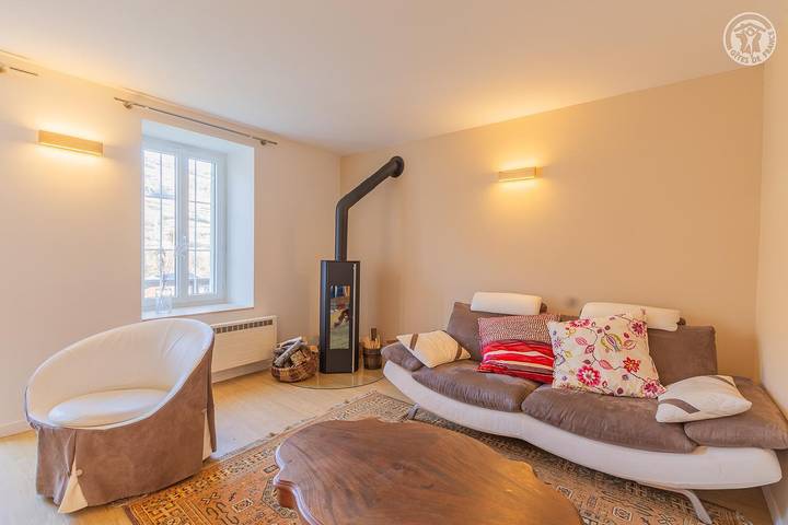 Gîte pour 4 personnes dans Doucy-Combelouvière - 2