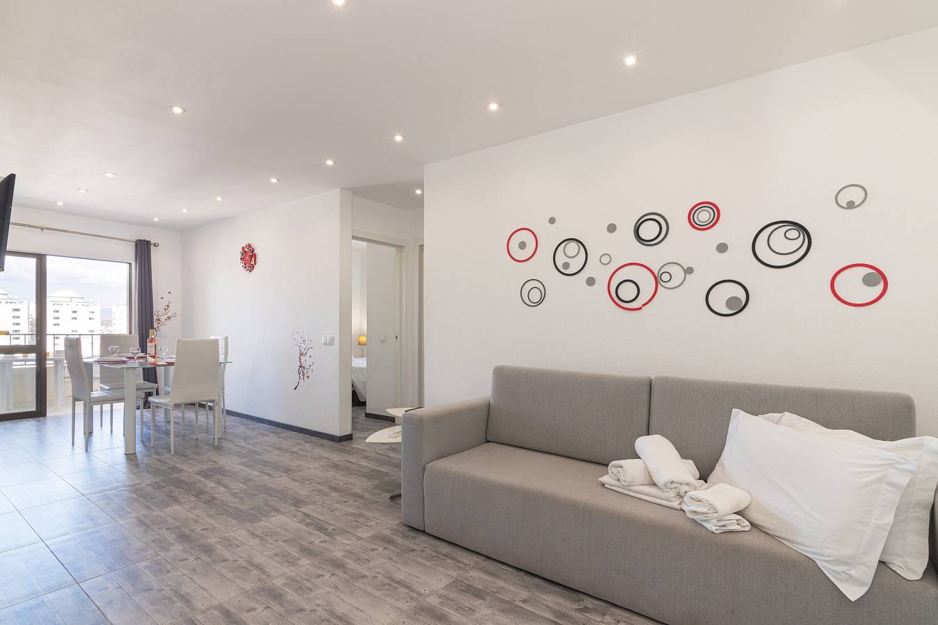 Vakantiehuis 'Rocha Sun Sea - Rocha Beach' met Uitzicht op de Bergen, Wi-Fi en Airco in Praia da Rocha, Portimão