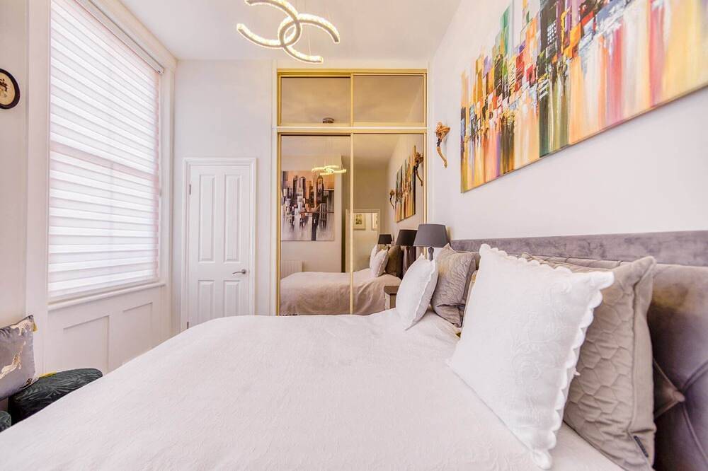 Entire apartment, Apartment in Folkestone near Sandgate Beach in Folkestone, Kent