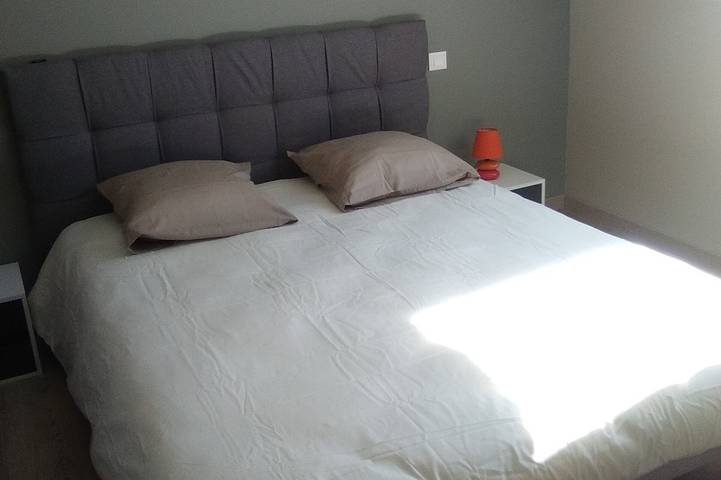 Location de vacances pour 8 personnes, avec terrasse ainsi que jardin et jacuzzi dans Parc Bagatelle - 3