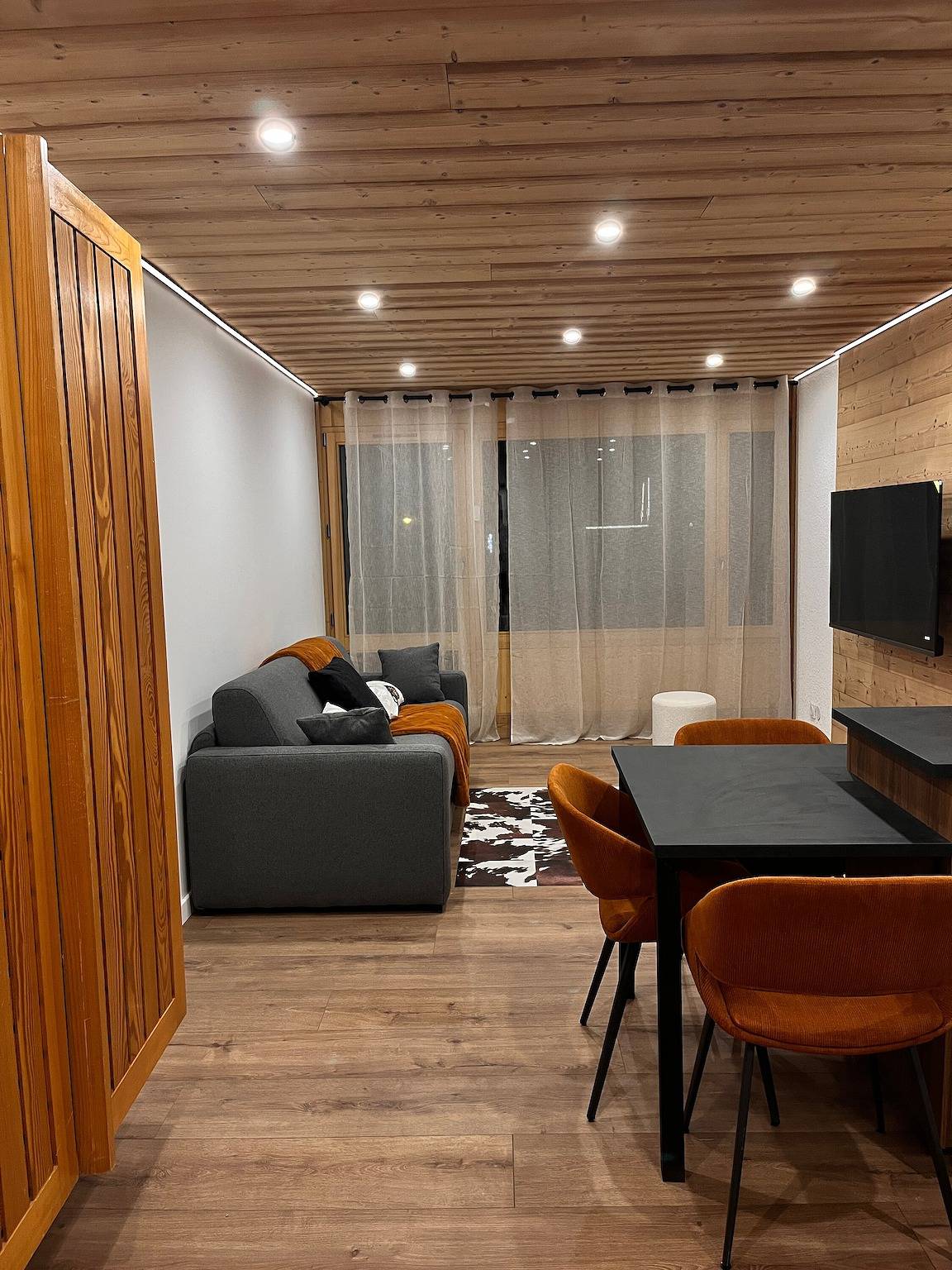 Entire studio, Charming Studio at the Foot of Jandri with Mountain View and Balcony in Mont-de-Lans, Les Deux Alpes