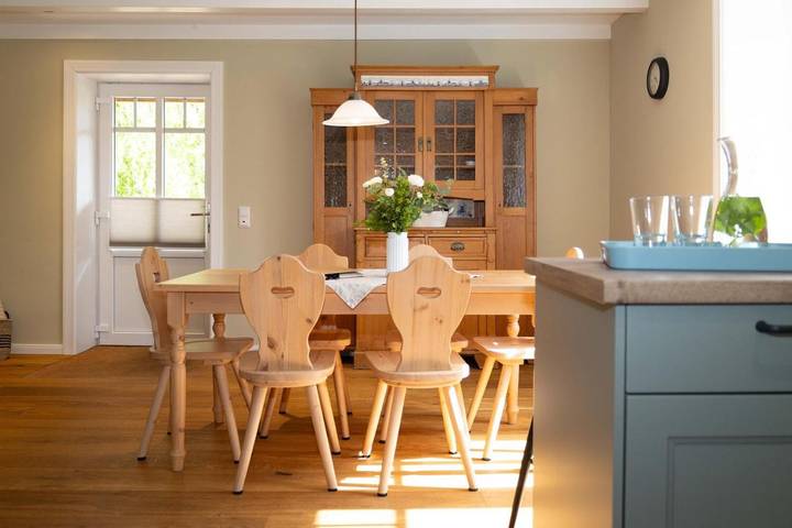 Ferienwohnung für 4 Personen, mit Whirlpool und Terrasse sowie Garten und Pool