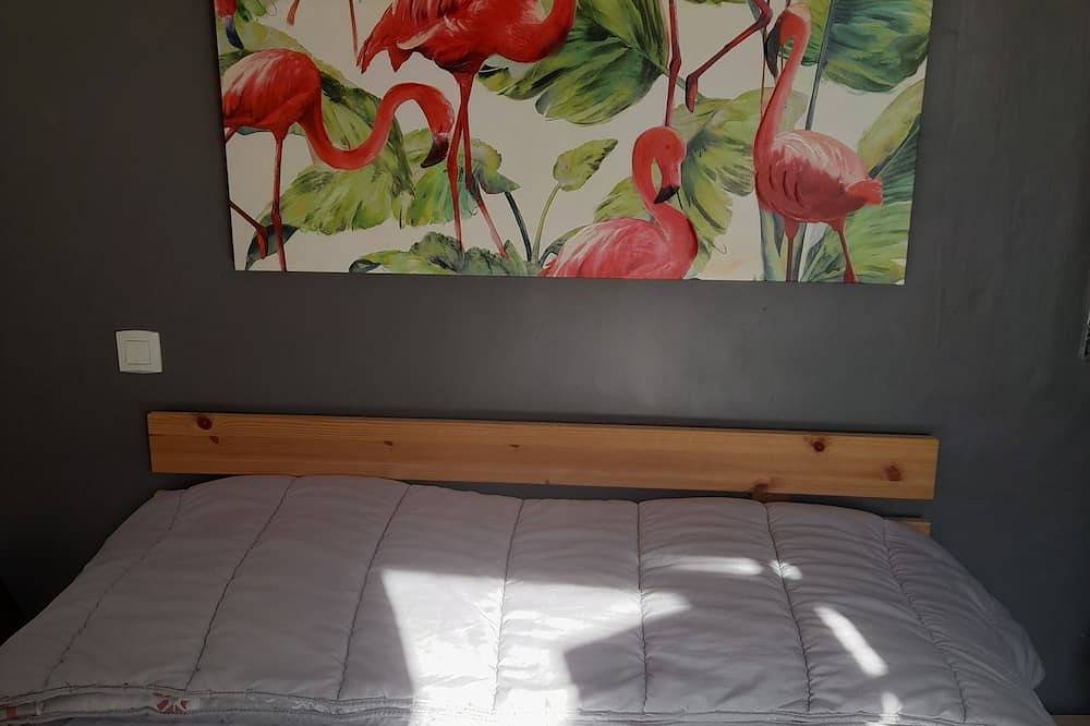 Apartamento entero, Alojamiento de 2 a 4 personas con jaccuzi en el borde de la Camarga del Pequeño Ródano. in Saint-Gilles, Region de Nimes