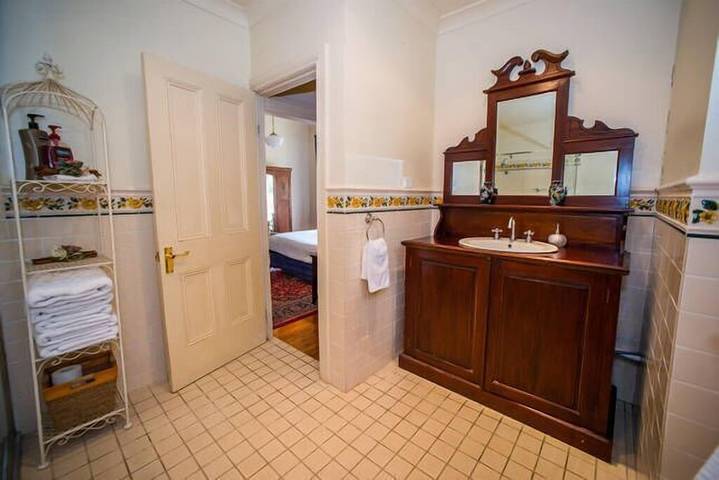 Holiday home for 9 people, with balcony and garden in Blue Mountains