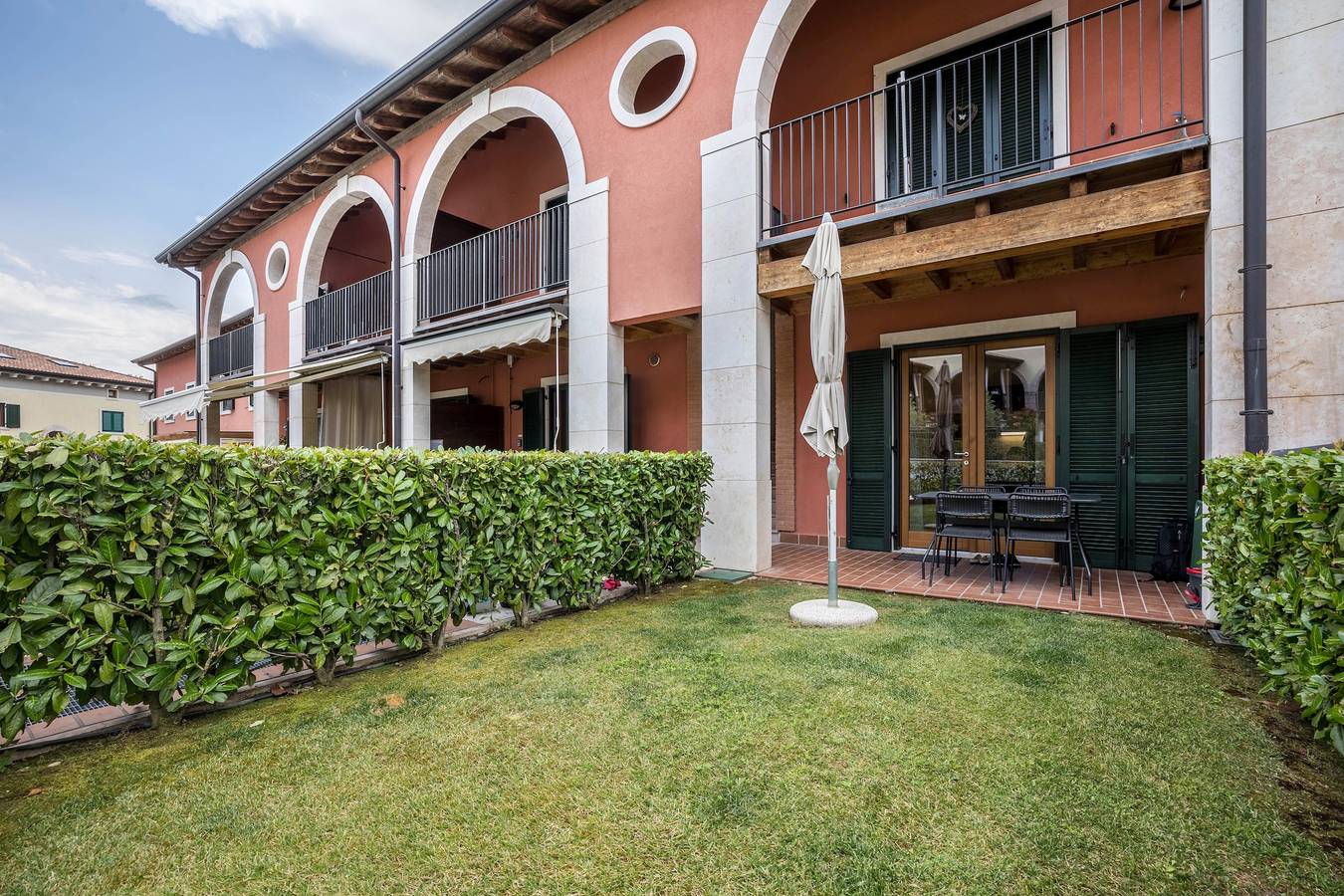 Ganze Wohnung, Wohnung 'Perlago' mit Gemeinschaftspool, Wi-Fi und Klimaanlage in Costermano, Gardasee-Berge