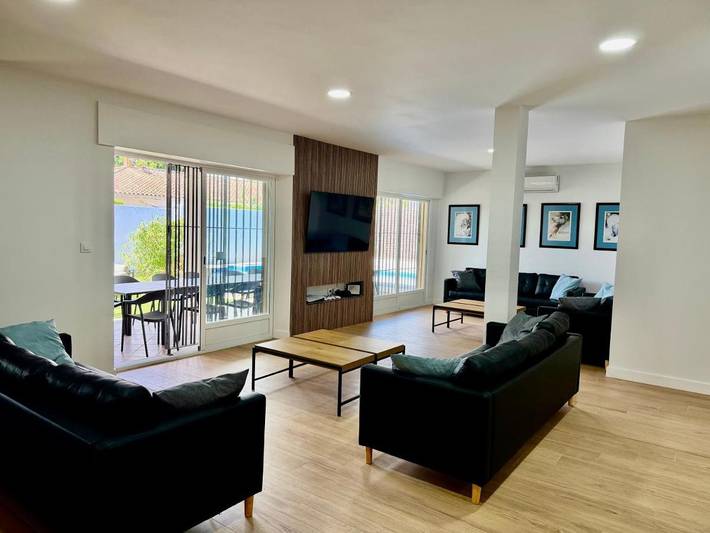 Casa rural para 20 personas, con Jacuzzi y Terraza además de Jardín y Piscina para niños en Campiña de Jerez - 4