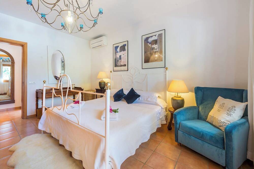 Villa Can Colomaret Carmen in Sant Carles de Peralta, Santa Eulària des Riu