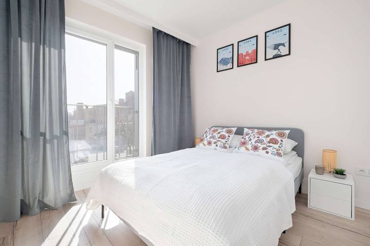 Ganze Wohnung, Bright Apartment in Lodz | Parking, Balcony, Close to Museum in Łódź, Region Lodz
