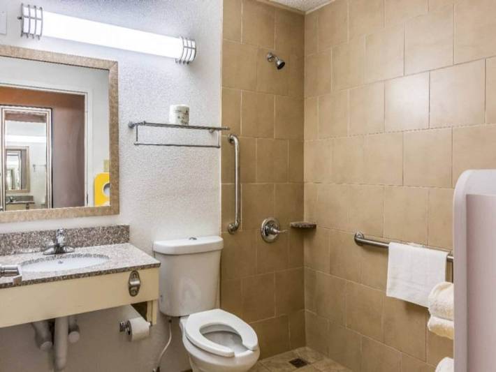 Entire apartment, 2 Queen Beds | Non-Smoking, Micfridge in Virginia