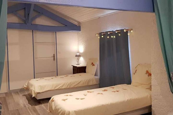 Location de vacances pour 6 personnes, avec balcon ainsi que jardin et piscine, animaux acceptés à Genouillé - 2