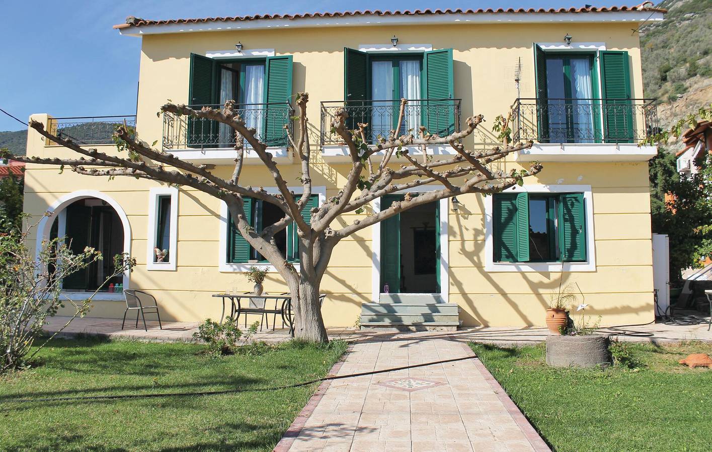 Gemütliches Küstenappartement mit Terrasse & WiFi in Ilia, Euböa