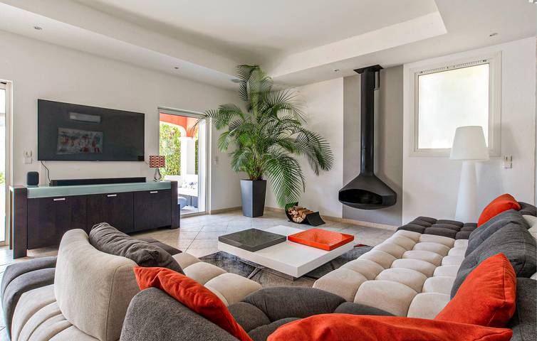 Location de vacances pour 8 personnes, avec piscine ainsi que terrasse et jardin à Les Adrets-de-l'Estérel - 3