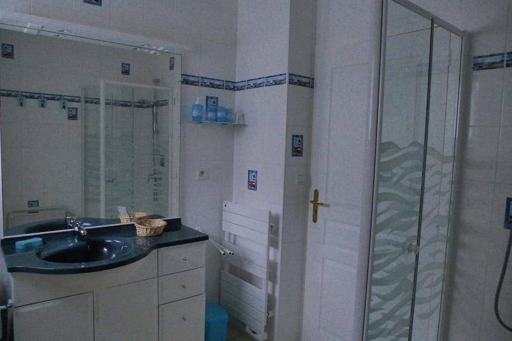 Appartement entier, Appartement  dans maison neuve a 200m de la plage au calme in Saint-Pol-de-Léon, Ceinture Dorée