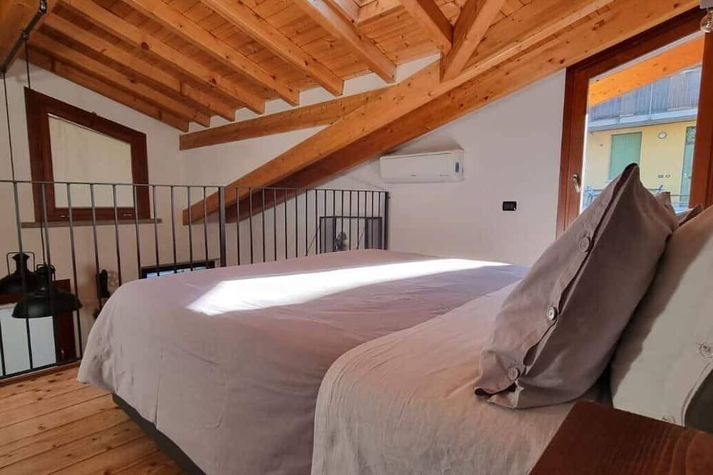 Entire apartment, Cedar Court - Urban design and cozy quite apartment in Legnano, Milan Province
