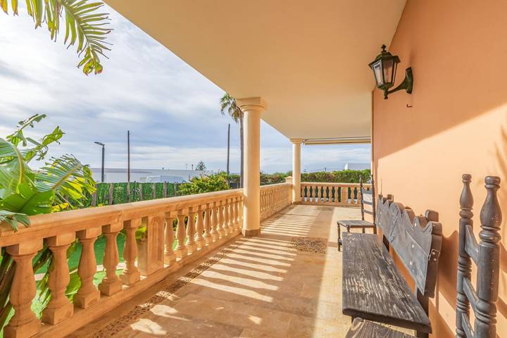 Appartement de vacances entier, Villa Rafael Piscine Privée et Espace Lounge avec Vue sur Mer in Punta Prima, Sant Lluís