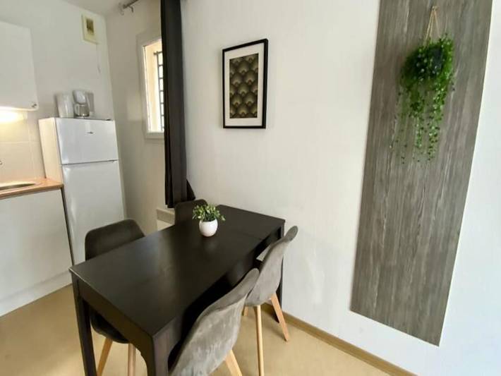 Gîte pour 5 personnes, avec balcon, adapté aux familles à Avène - 2