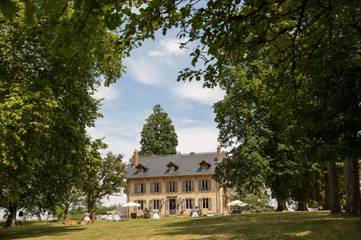 Chambre d’hôte pour 2 personnes, avec vue ainsi que jardin et terrasse à Saint-Saulge