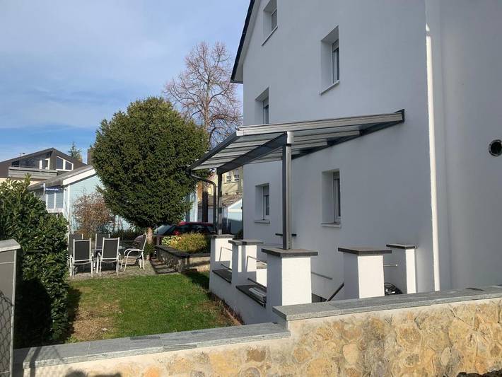 Ferienwohnung für 5 Personen, mit Terrasse und Garten sowie Ausblick in Pforzheim