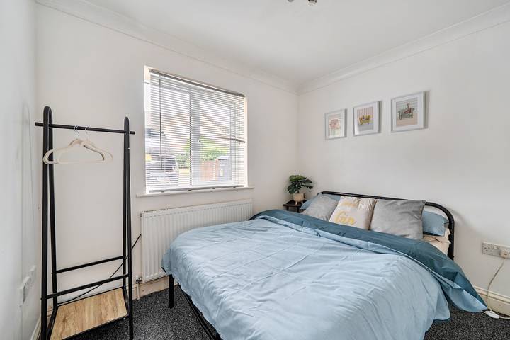 3 Bed - Sleeps 6 - Parking - Central Canterbury in Kent
