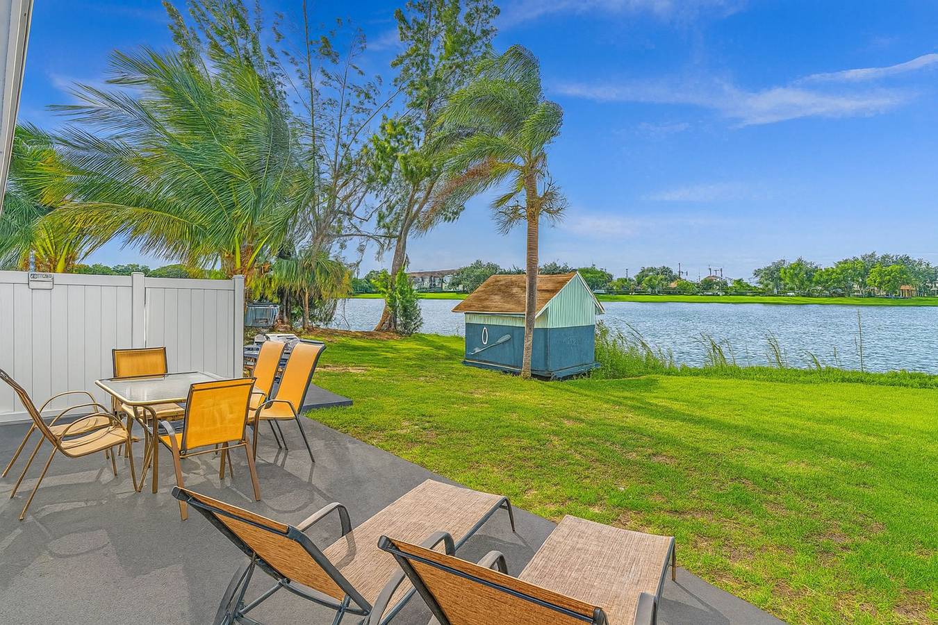 2Br Lakeside Getaway - Peaceful Waterfront Stay in Davie (Florida), Broward County