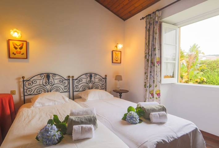 Location de vacances pour 4 personnes, avec jardin, adapté aux familles dans Furnas - 4