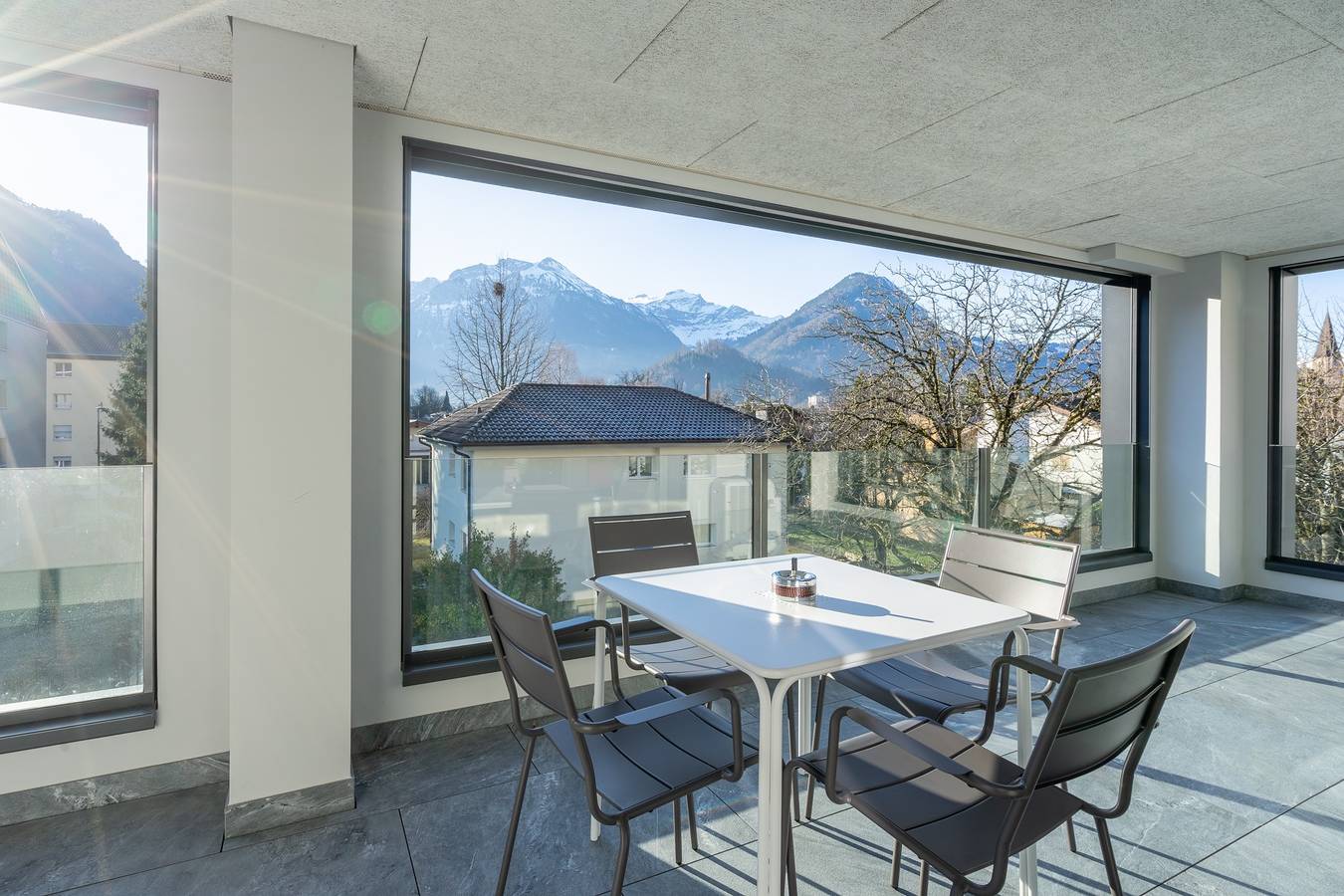 Ganze Wohnung, Ferienwohnung für 6 Personen mit Terrasse in Interlaken, Thunersee