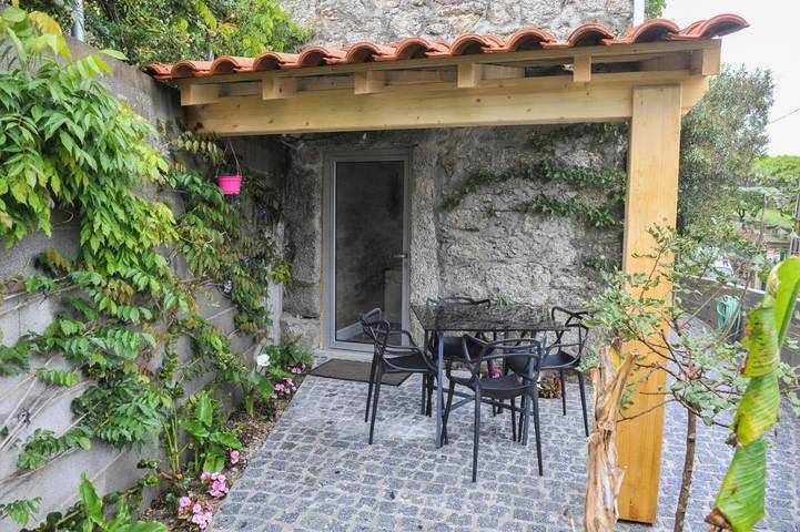 Gîte pour 5 personnes, avec jardin et vue dans Refóios do Lima