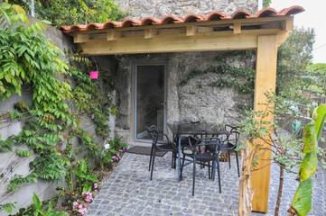 Gîte pour 5 personnes, avec vue et jardin dans Refóios do Lima