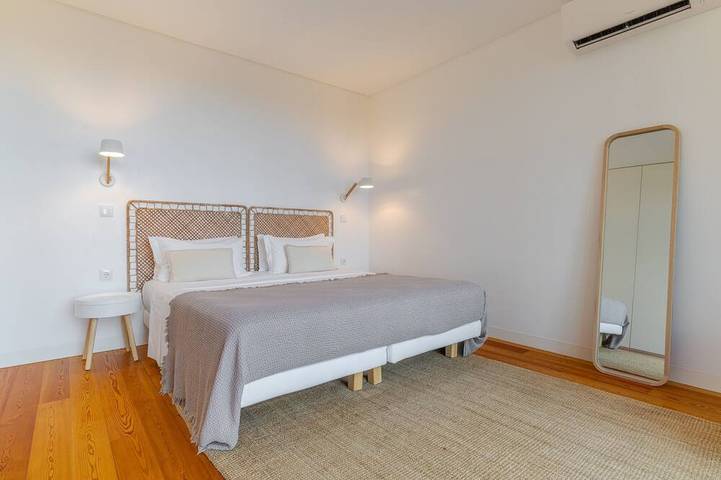 Location de vacances pour 3 personnes, avec terrasse ainsi que jardin et piscine à Jardim do Mar - 2