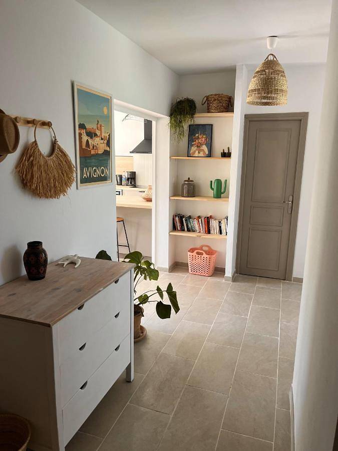 Location de vacances pour 6 personnes, avec piscine ainsi que vue et jardin à Rognonas - 4