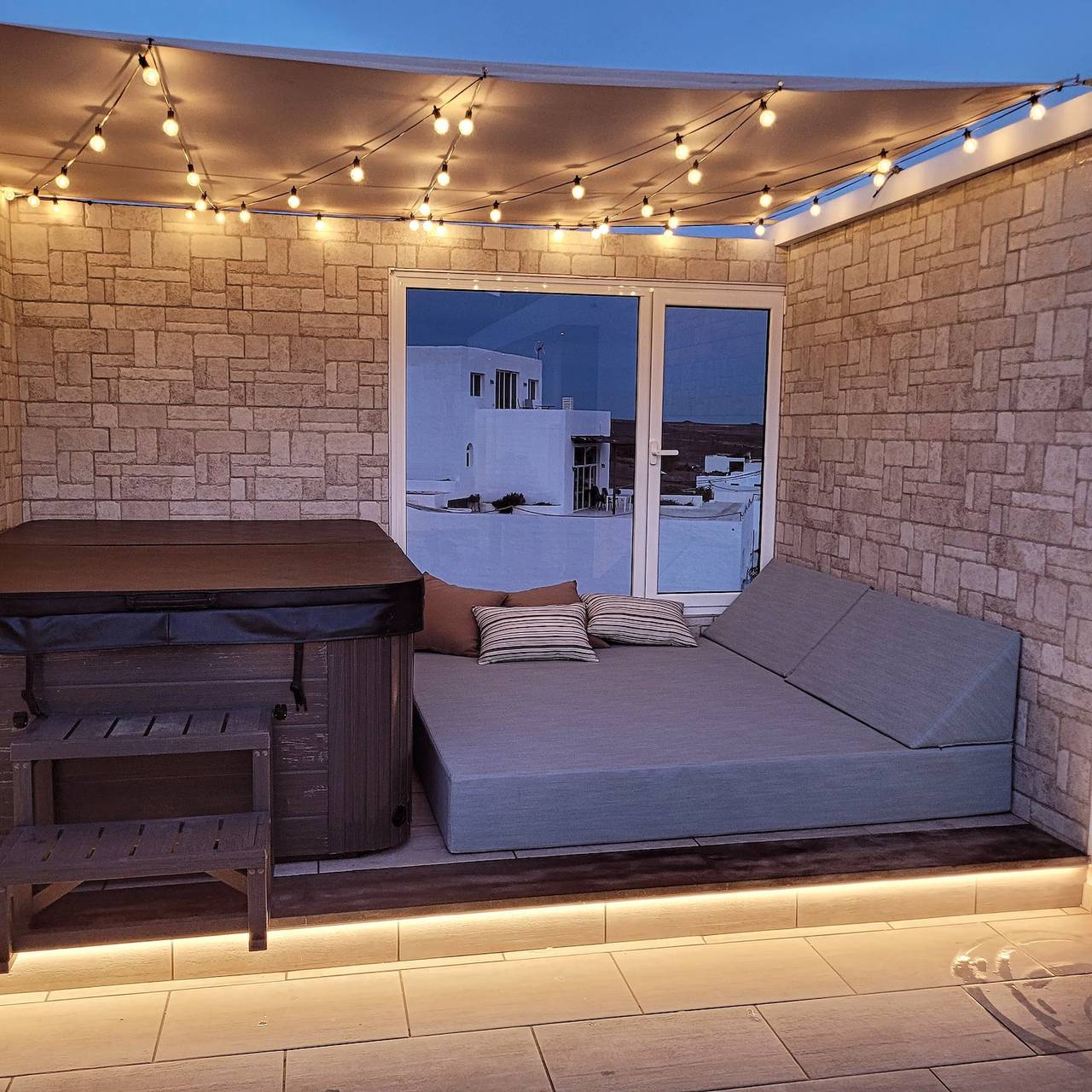 Gehele studio, Vakantiestudio 'Casa Mara 2' met zeezicht, wifi en airconditioning in Quemada Beach, Lanzarote