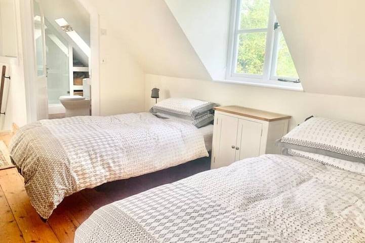 Gîte pour 3 personnes, avec jardin dans Ely - 2