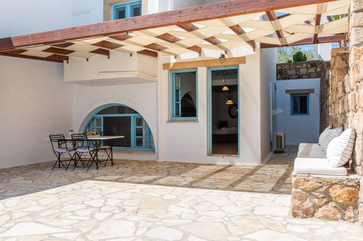 Location de vacances pour 6 personnes, avec vue sur l’océan ainsi que jardin et balcon dans Patmos - 4