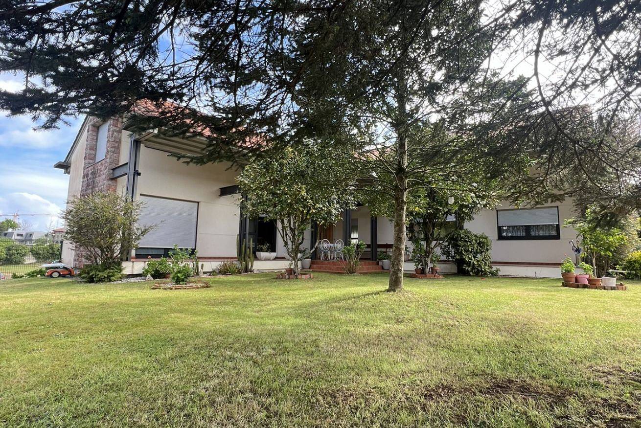 Entire apartment, Gestiona2R-Casa para 12 en el centro de Llanes in Llanes, Costa Verde (Spain)