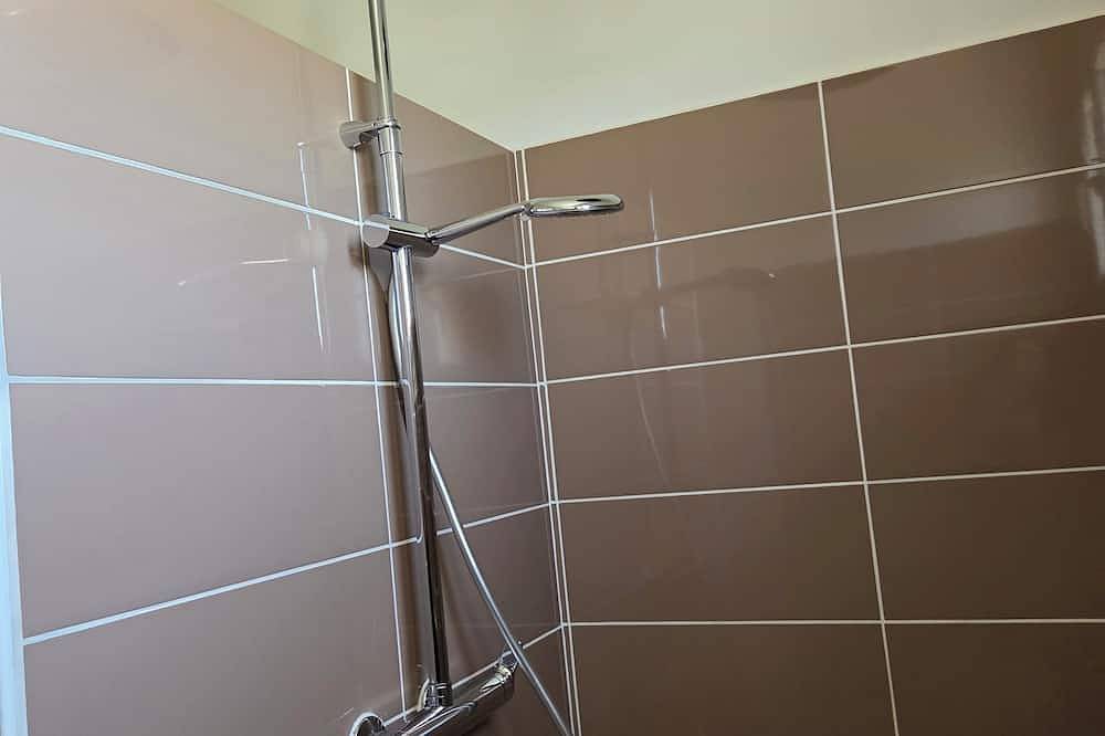 Pretty 8-person house with pool 10min from Avignon and close to Mont Ventoux in Monteux, Vaucluse