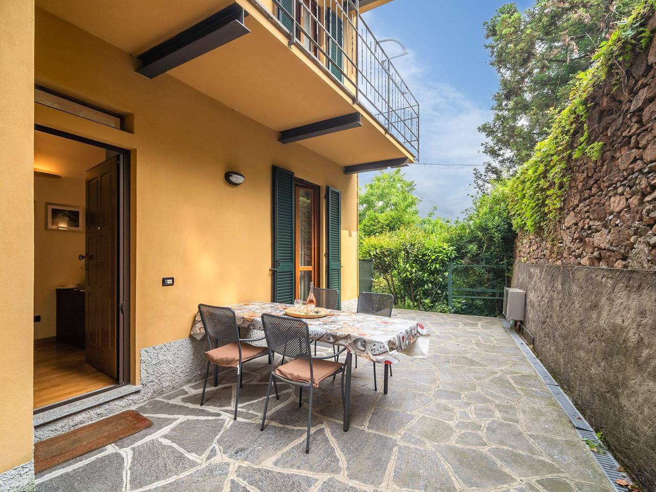 Ganze Wohnung, Modernes Apartment am See in Meina, Comune di Meina