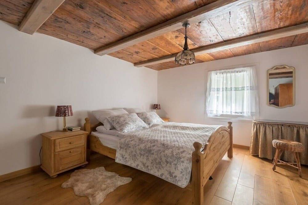Historic 70m2 Farmhouse  - 3 Rooms, Terrace - by Rentujemy in Roztocze