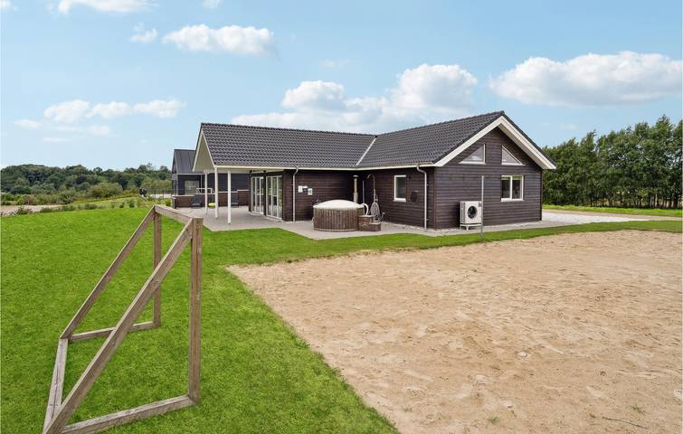 Ferienhaus für 14 Personen, mit Terrasse und Whirlpool sowie Garten und Sauna in Hostrup Strand - 2